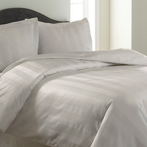 Damask comforter ivory